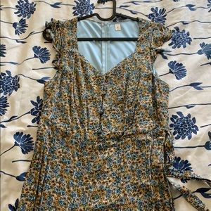 Adorable flowered jumpsuit